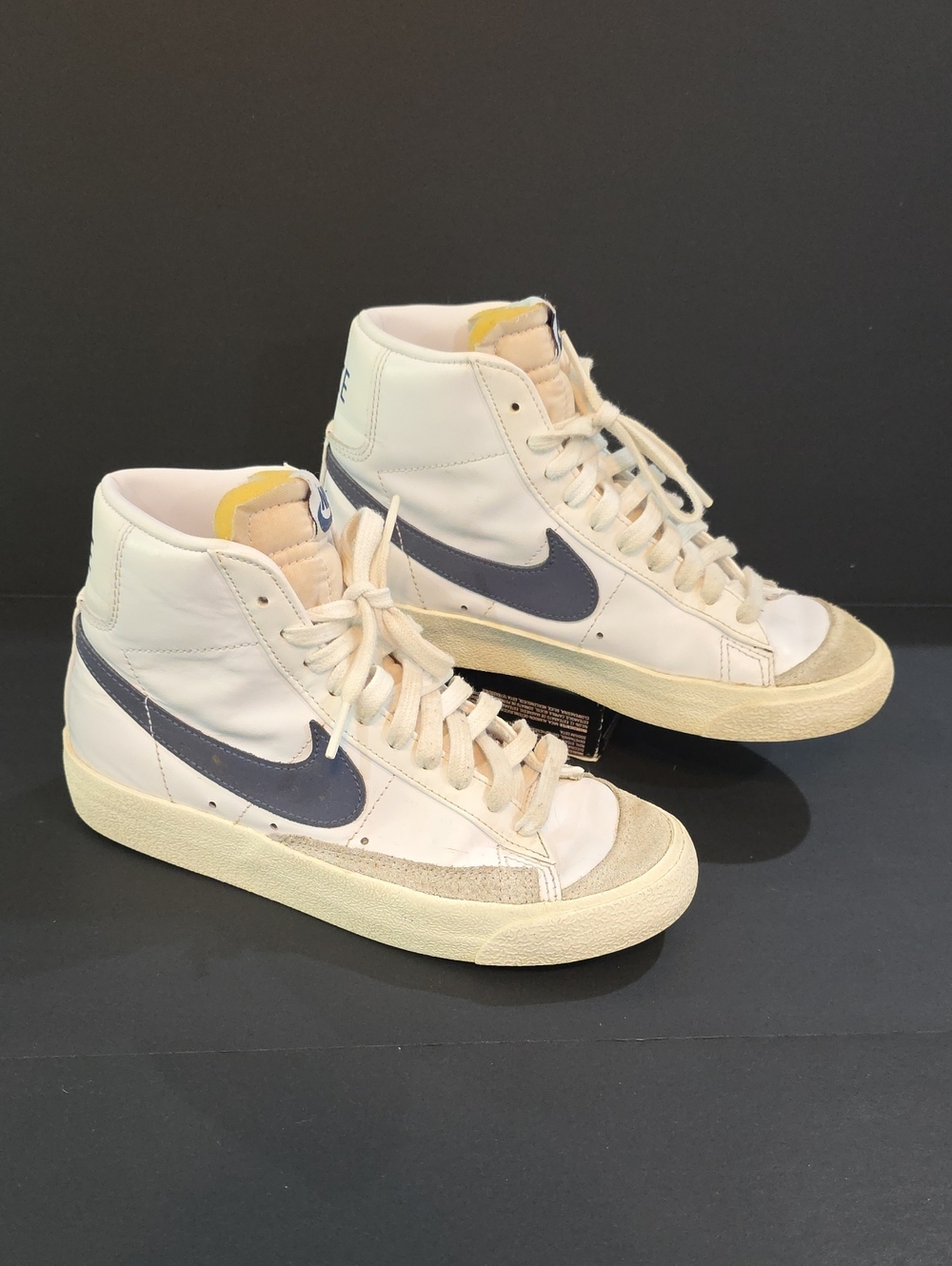Nike Blazer '77 Women's Mid-Top Sneakers in White with Gray Swoosh Size 6